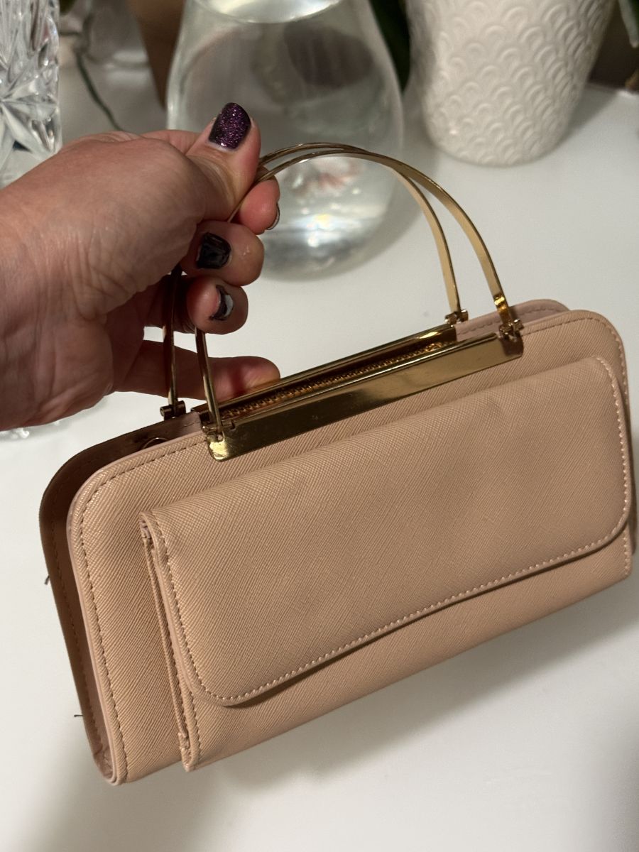 Pretty pink color handbag 