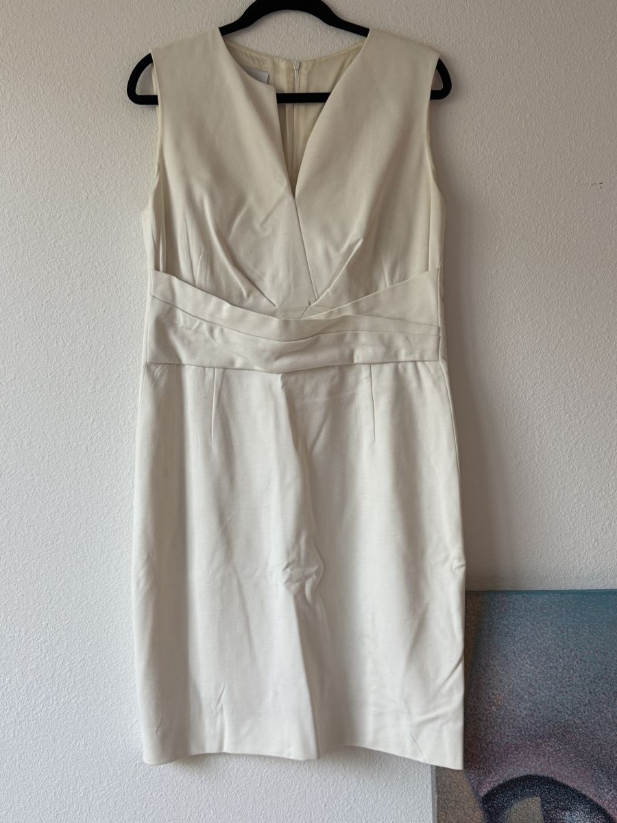 AKRIS Punto Ivory Tailored Dress – Minimal Luxury