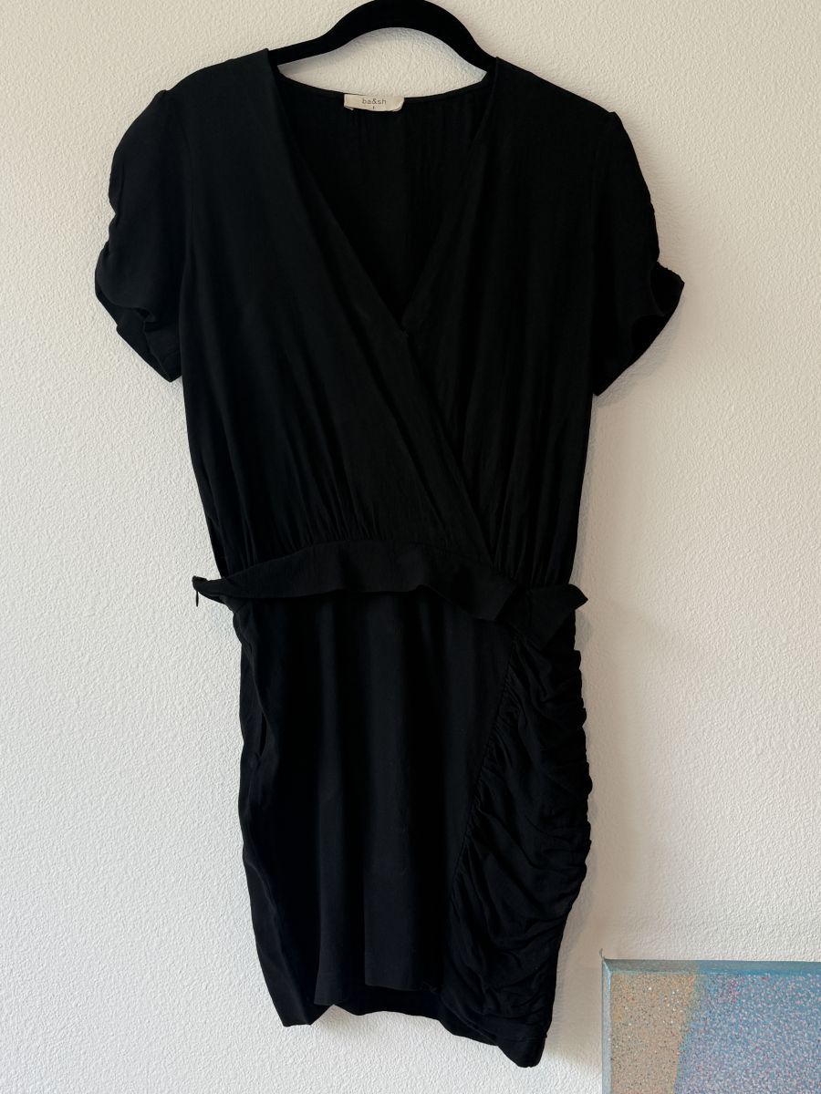 For ba&sh, Size 1 = Small (US 4–6)